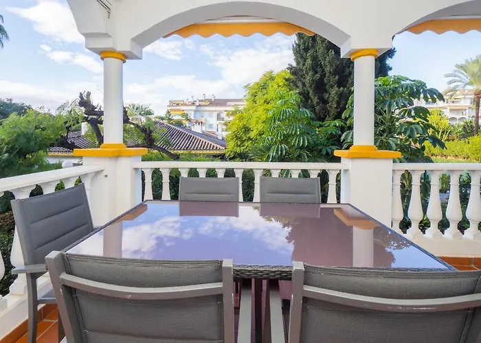Cubo's Nagueles B5 1e Marbella